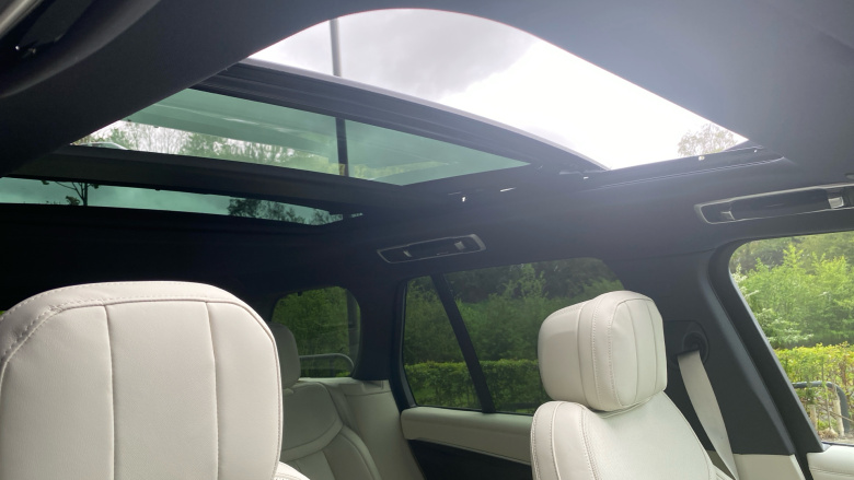 Land Rover Range Rover 3.0 D300 Edition 4dr Auto Diesel Estate